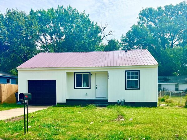 1524 S Santa Fe , Bartlesville, OK 74003