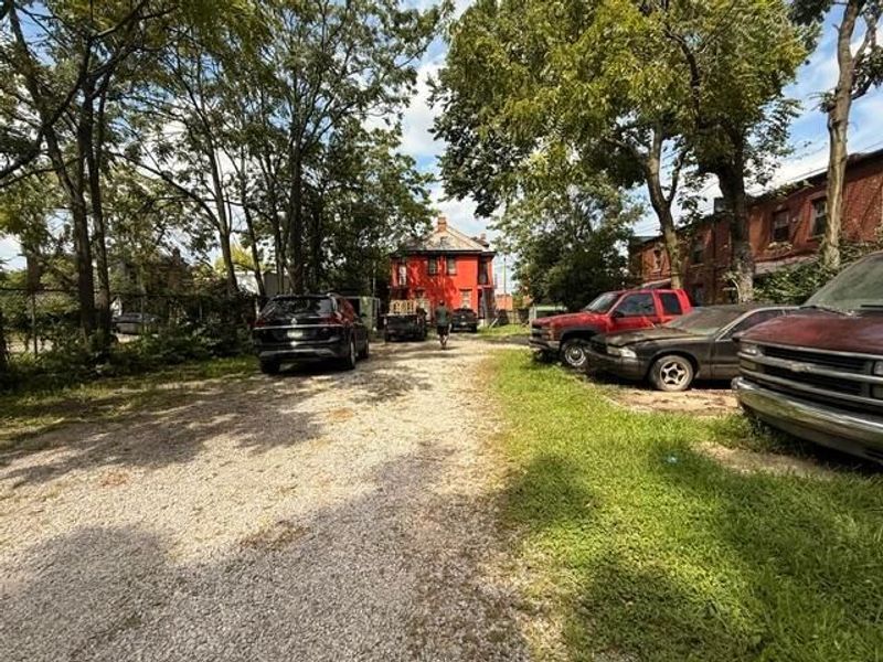 1423 E Main Street, Columbus, OH 43205 Photo 16