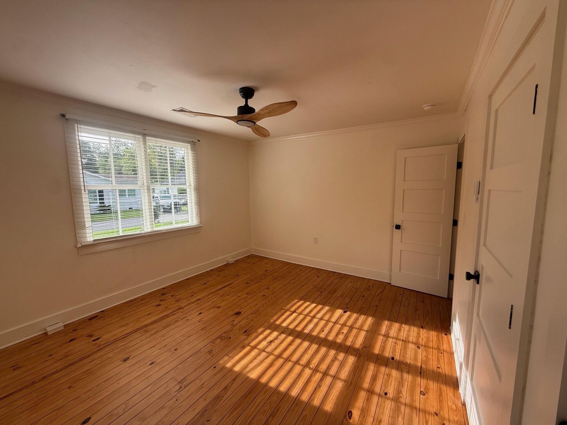 1014 Mamie Street Photo 7