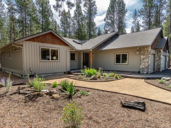 16921 Pony Express Way, Bend, OR 97707
