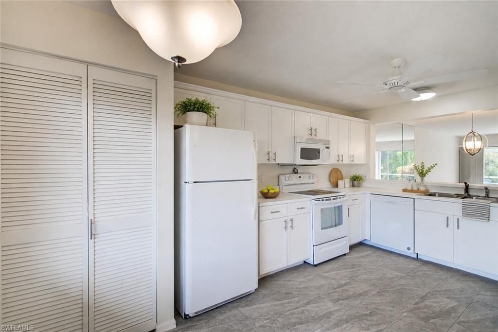 228 Belina Dr, Unit 5-605, Naples, FL 34104 Photo