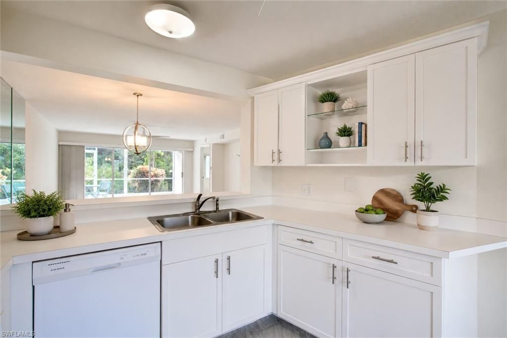 228 Belina Dr, Unit 5-605, Naples, FL 34104 Photo