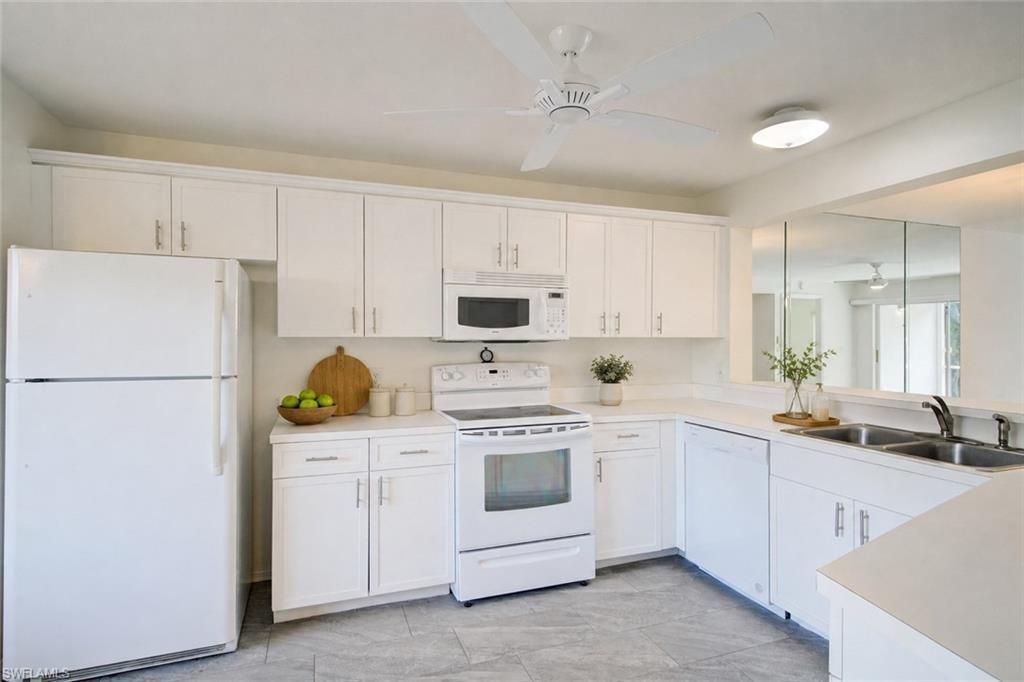 228 Belina Dr, Unit 5-605, Naples, FL 34104 Photo