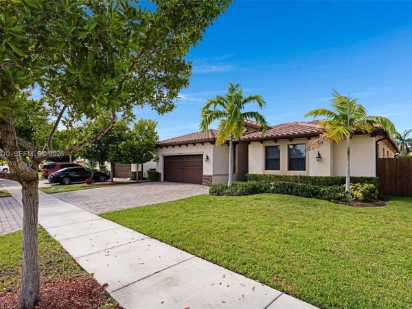 2475 SE 1st St , Homestead, FL 33033