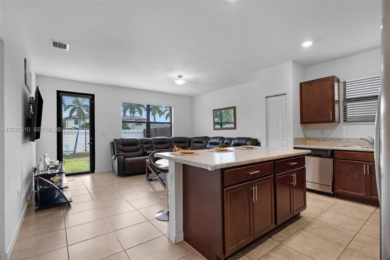 2475 SE 1st St , Homestead, FL 33033 Photo