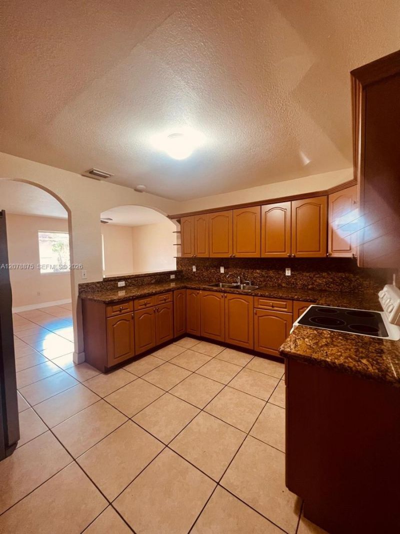 2272 NW 66th St , Miami, FL 33147 Photo
