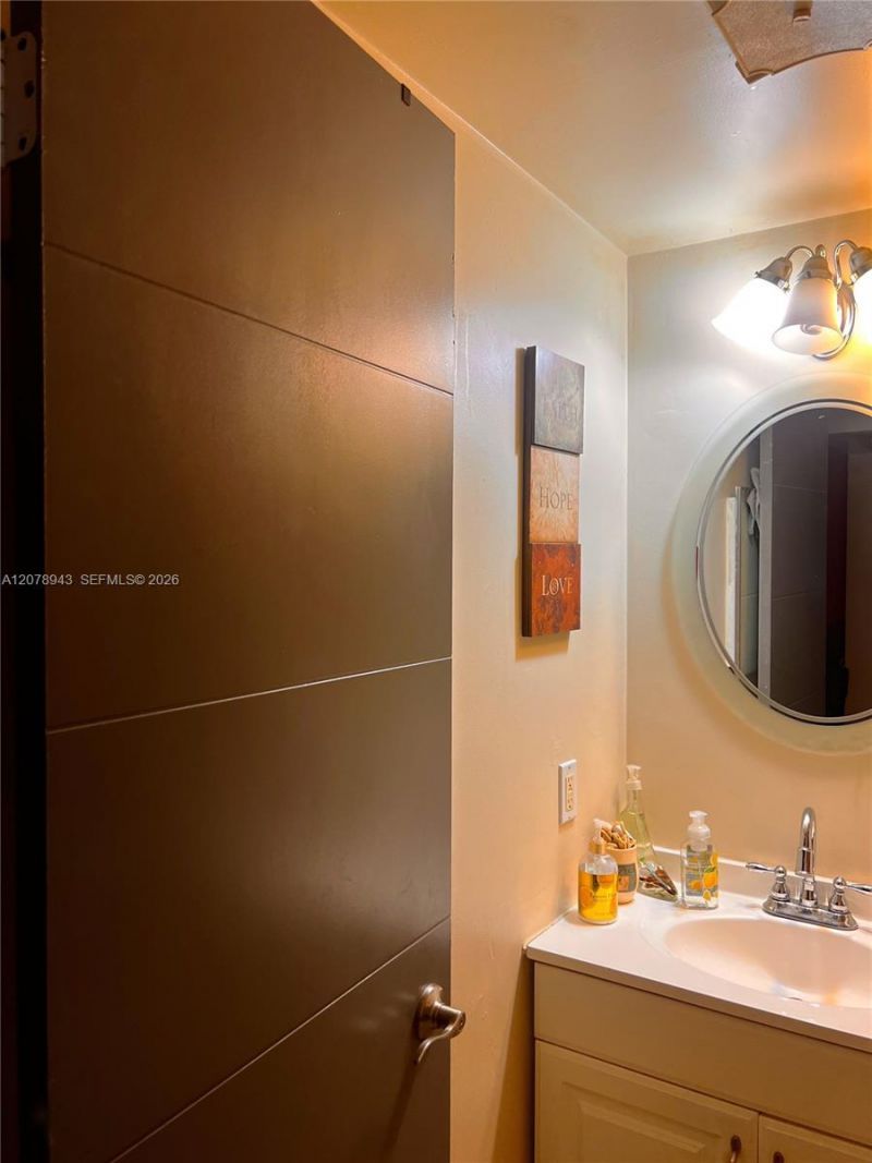 Please Call For Address, Unit 13-D, Miami, FL 33161 Photo