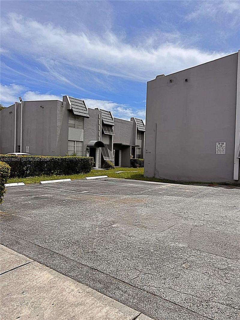 Please Call For Address, Unit 13-D, Miami, FL 33161 Photo