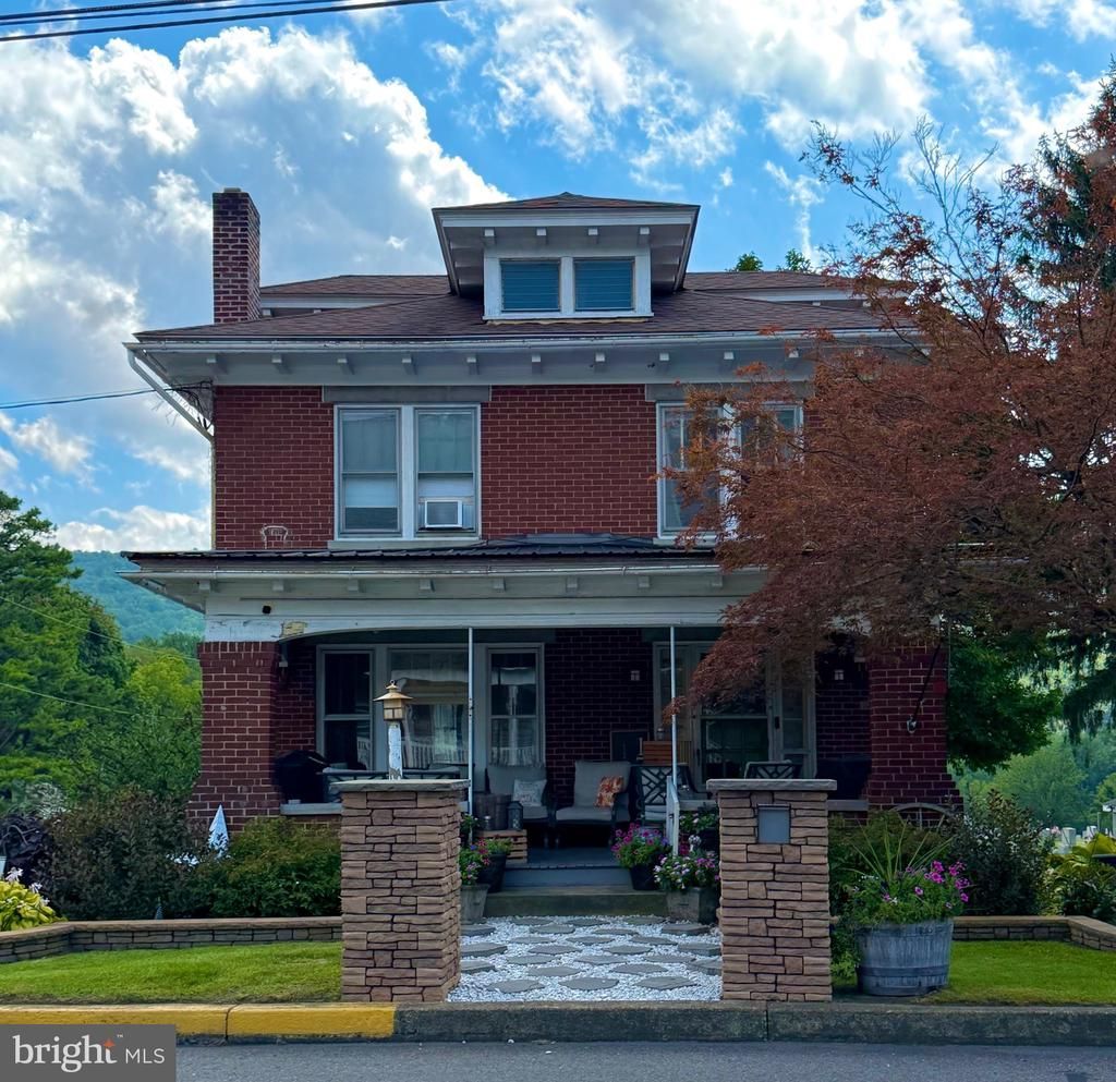 623 POTTSVILLE STREET, LYKENS, PA 17048