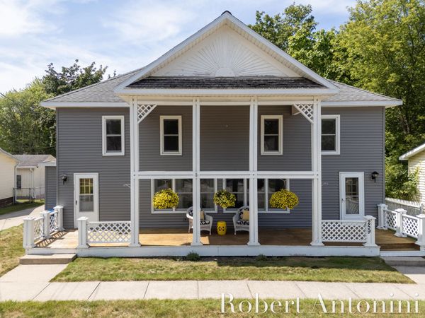 259 S Wythe Street, Pentwater, MI 49449