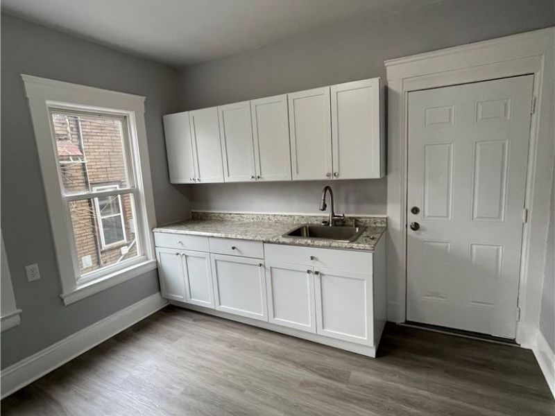 1386 E 43, Cleveland, OH 44103 Photo 11