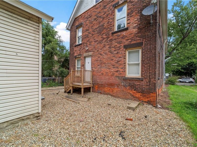 1386 E 43, Cleveland, OH 44103 Photo 6
