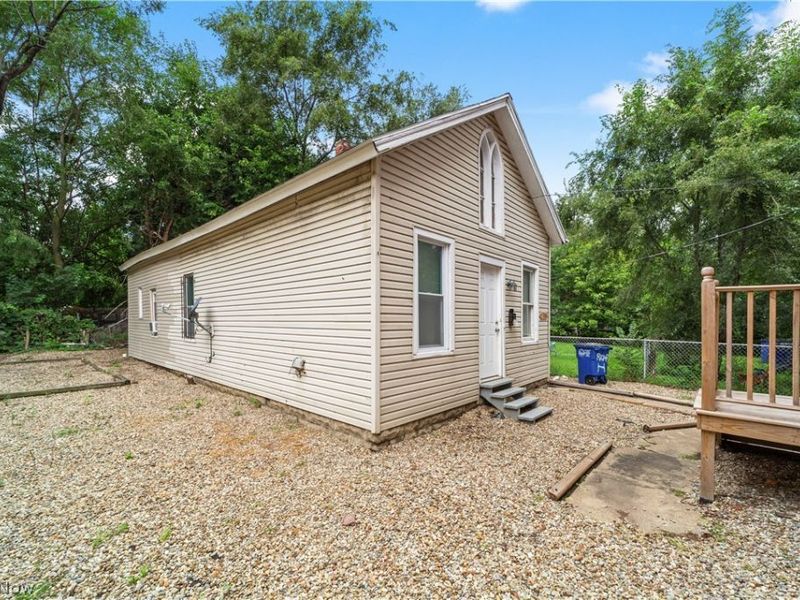 1386 E 43, Cleveland, OH 44103 Photo 7