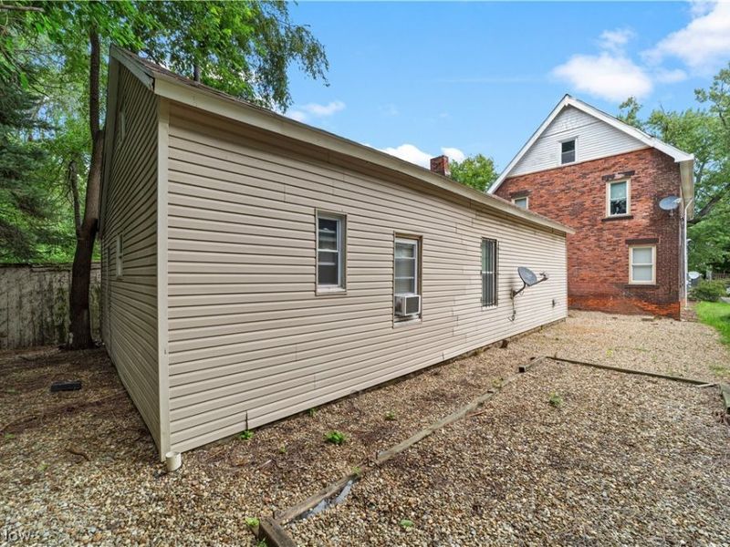 1386 E 43, Cleveland, OH 44103 Photo 8