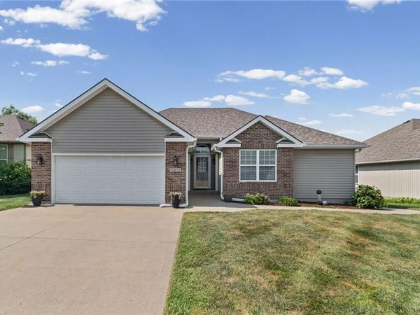 1911 Country Ridge Drive, Warrensburg, MO 64093