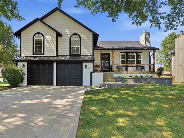 1308 NE Foxwood Drive, Lee's Summit, MO 64086