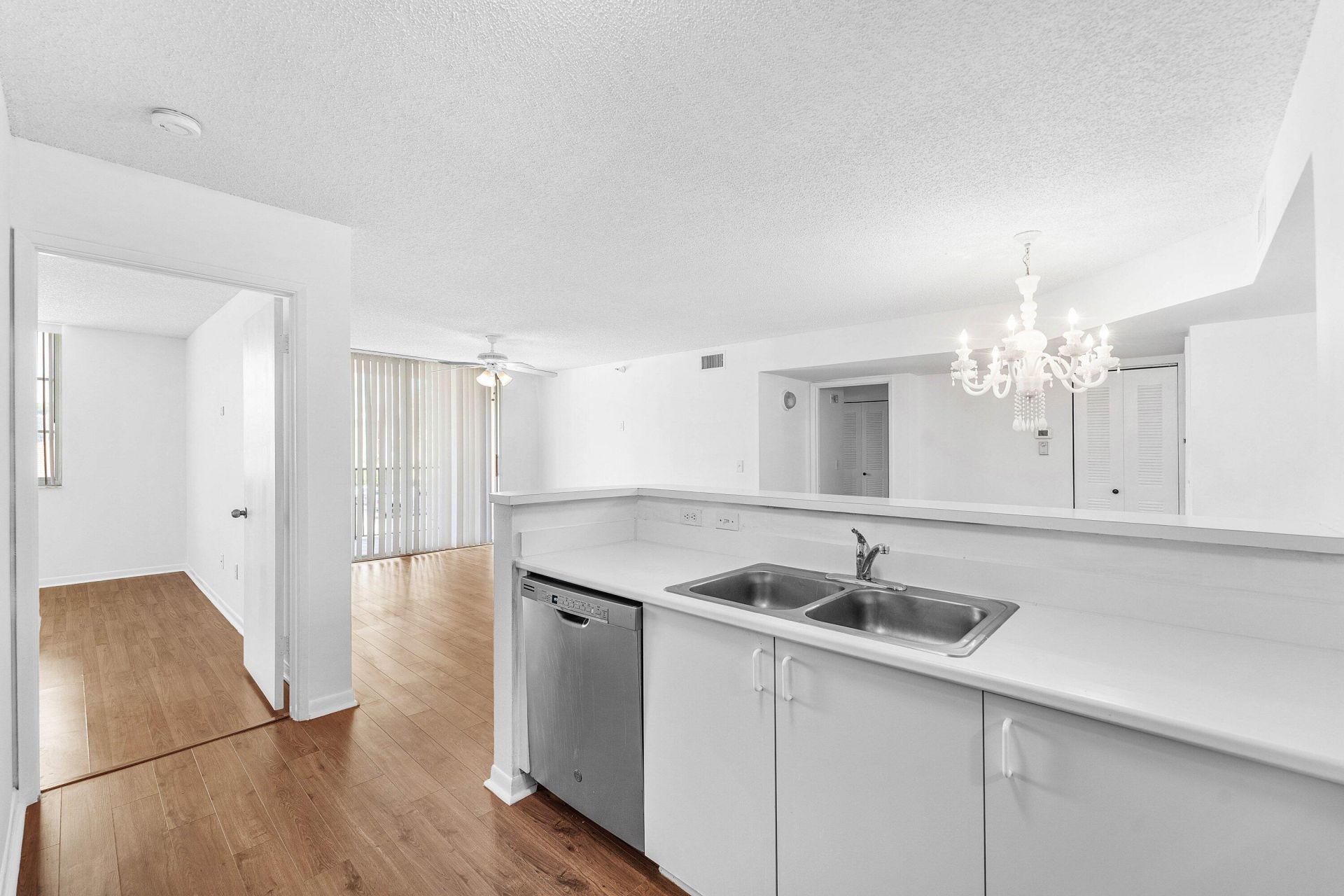 167 Yacht Club Way, Unit 205, Hypoluxo, FL 33462 Photo