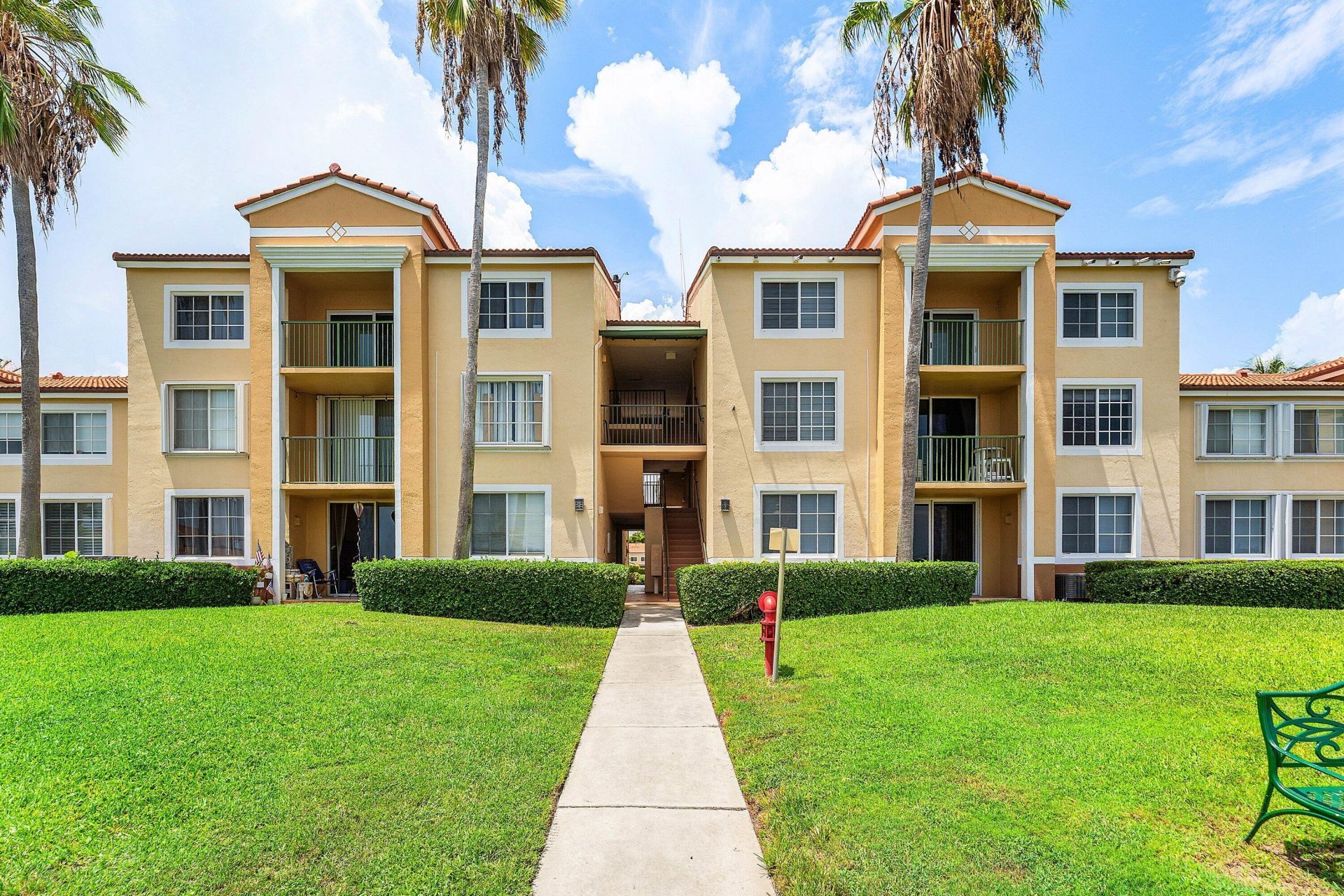 167 Yacht Club Way, Unit 205, Hypoluxo, FL 33462 Photo