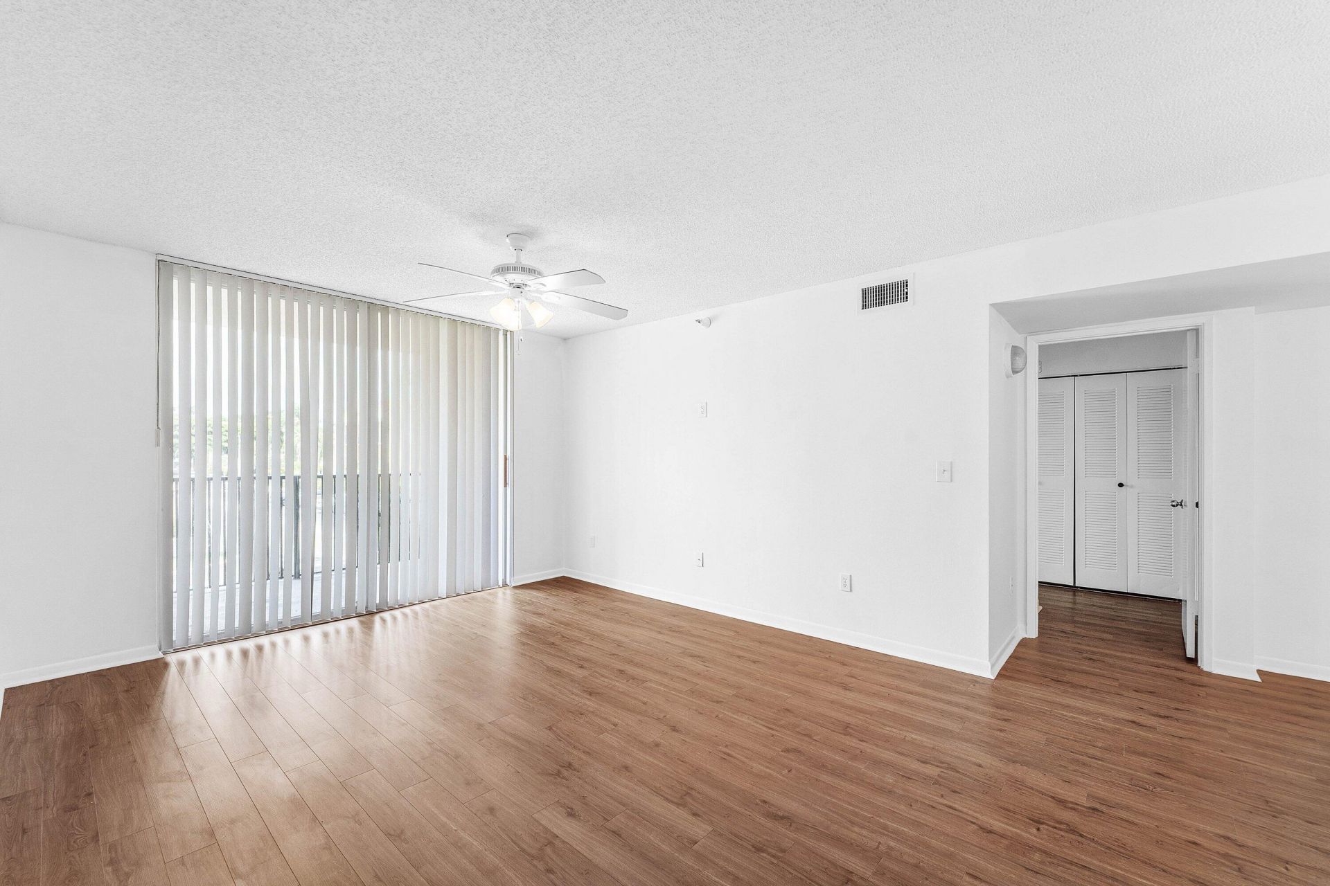 167 Yacht Club Way, Unit 205, Hypoluxo, FL 33462 Photo
