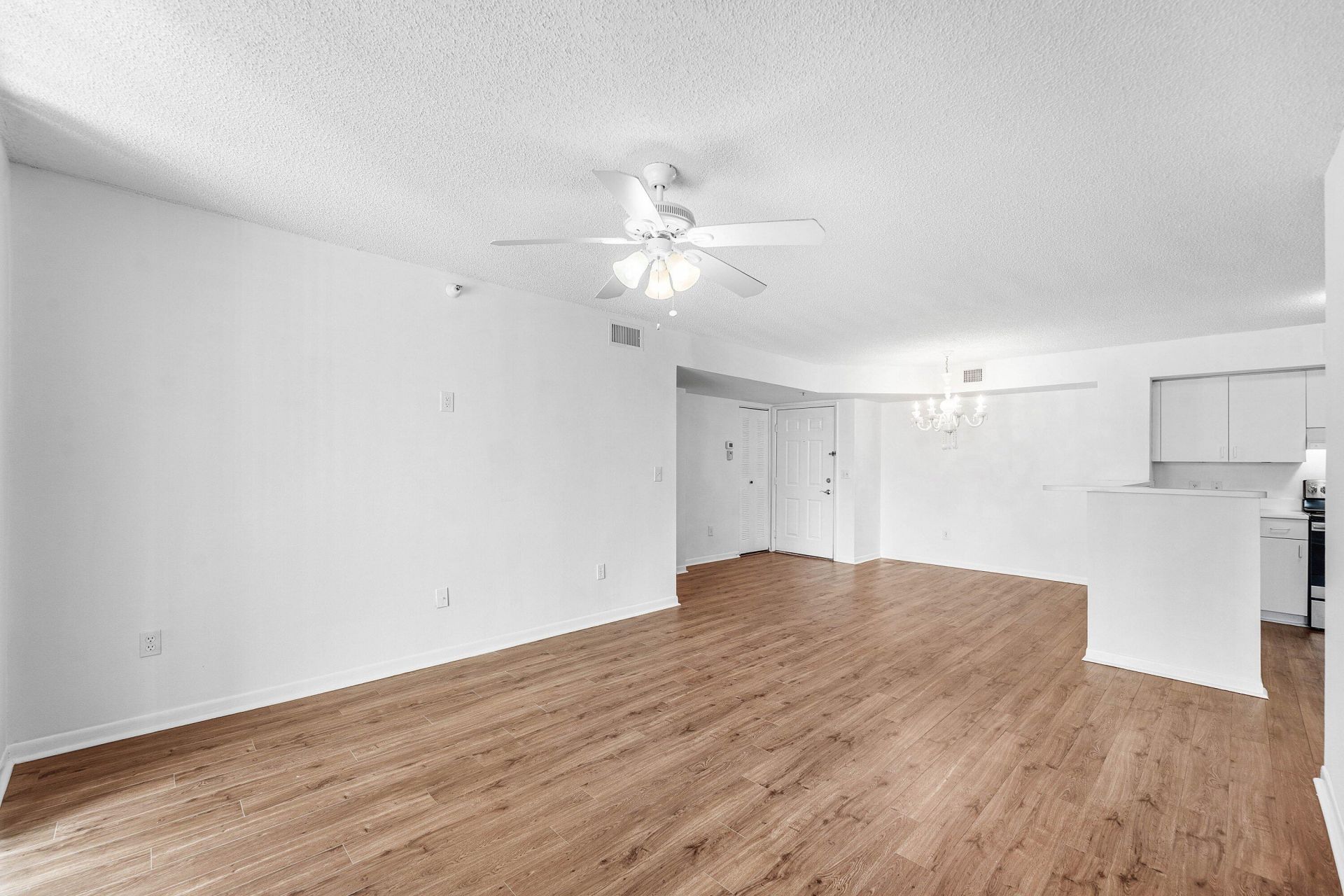 167 Yacht Club Way, Unit 205, Hypoluxo, FL 33462 Photo