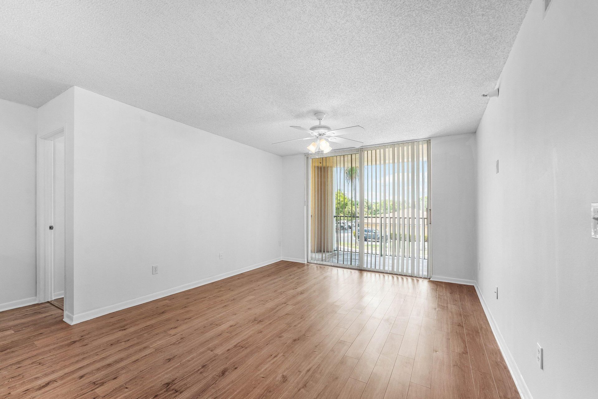 167 Yacht Club Way, Unit 205, Hypoluxo, FL 33462 Photo