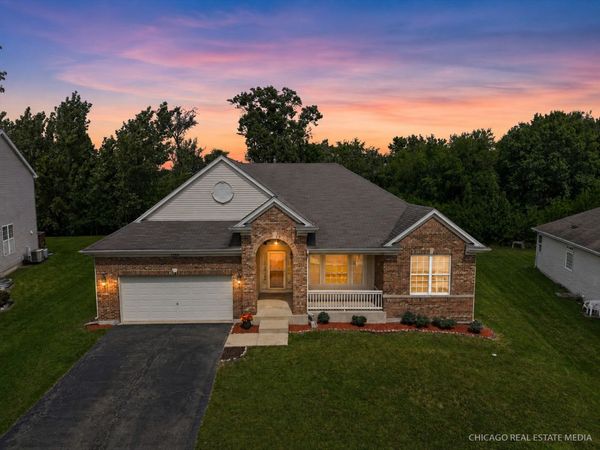 1255 Waterfront Lane , Pingree Grove, IL 60140