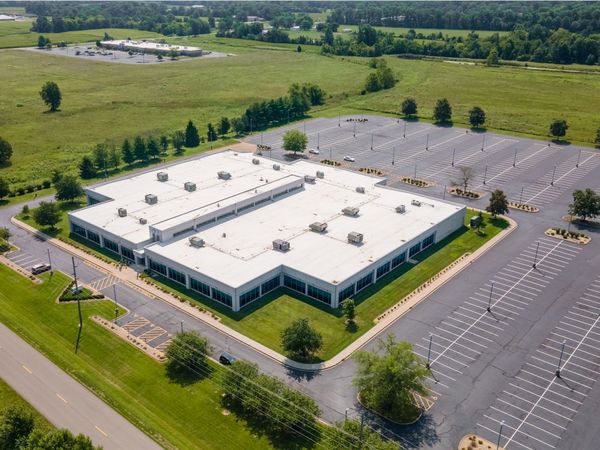 5001 Meadowland Parkway, Marion, IL 62959
