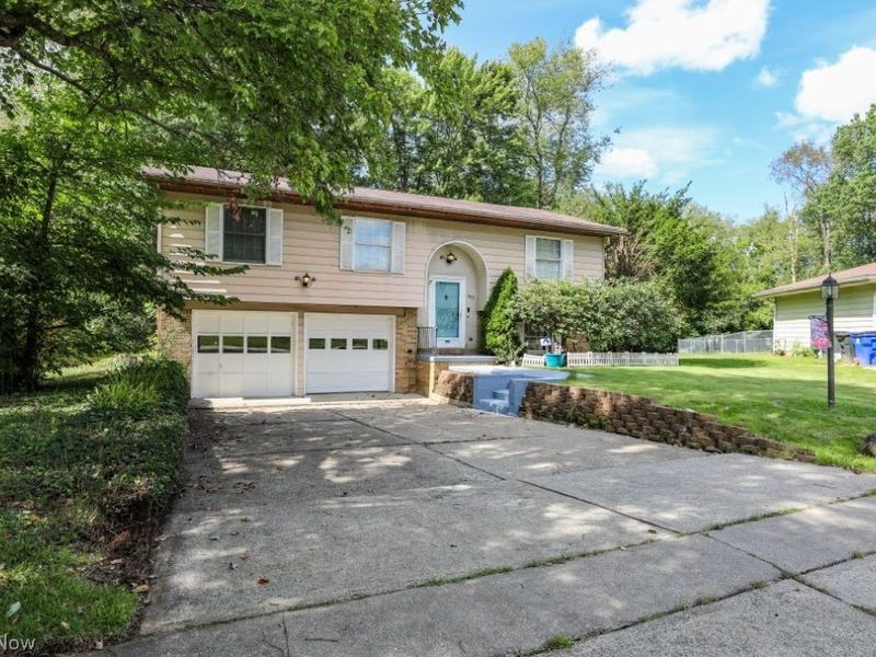 543 Brush Road, Ravenna, OH 44266 Photo 3