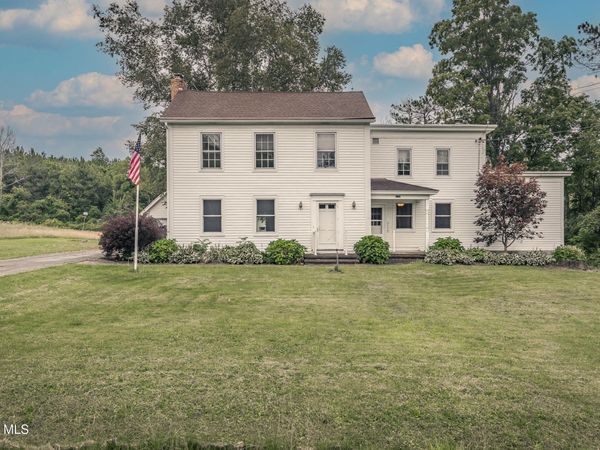 1022 W Galway Road, Hagaman, NY 12086
