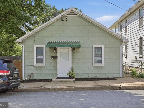 216 HIGH ST, CHAMBERSBURG, PA 17201