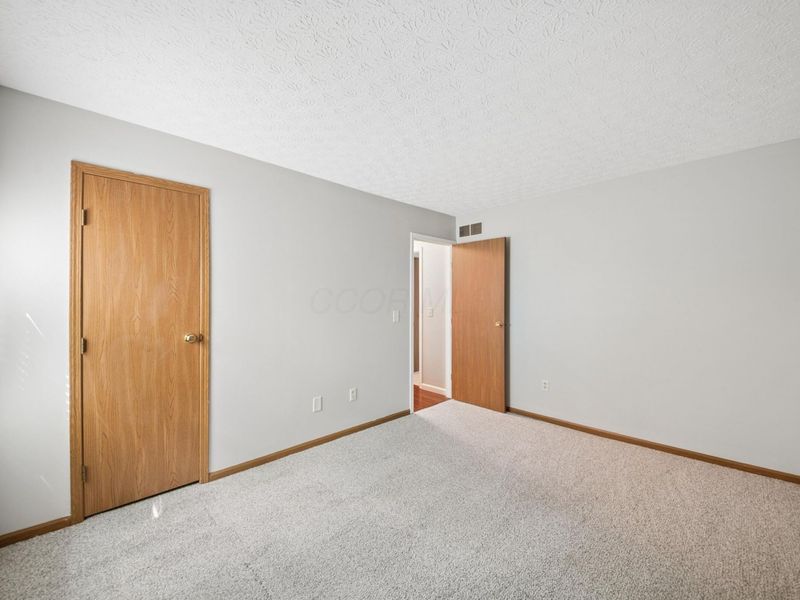 4511 Hidden Ridge Court, Columbus, OH 43230 Photo 24