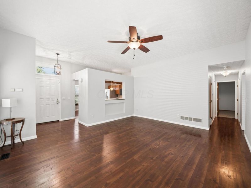 4511 Hidden Ridge Court, Columbus, OH 43230 Photo 7