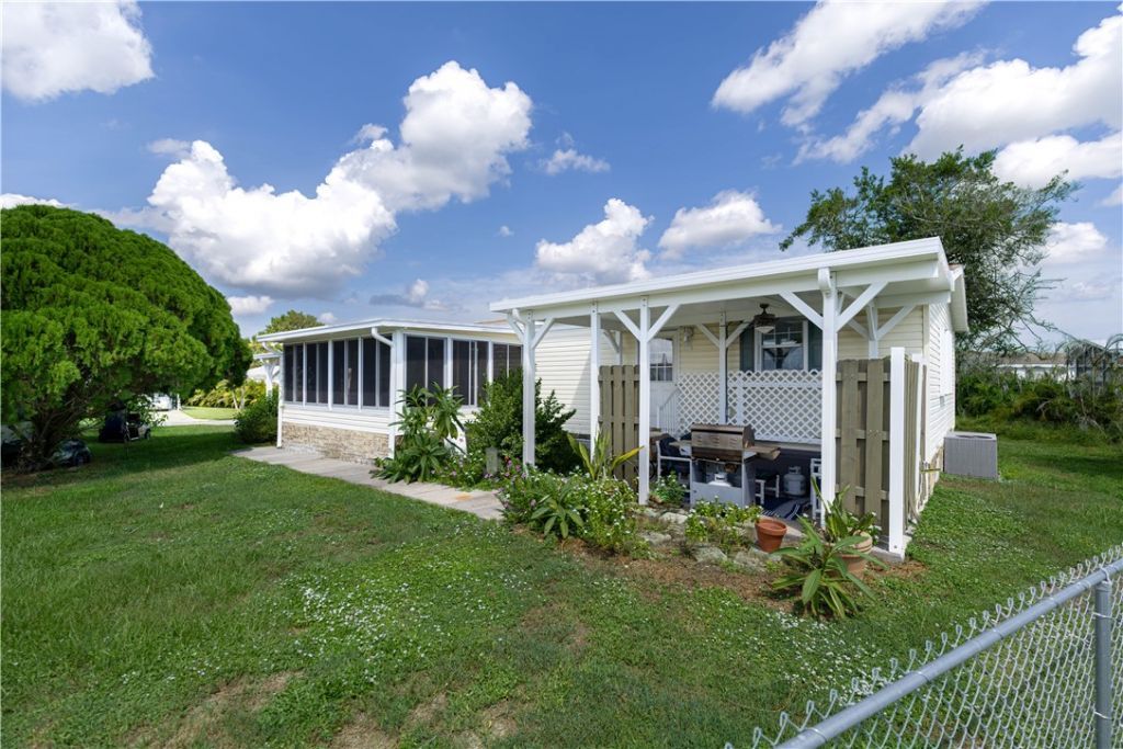 813 Thrush Circle, Barefoot Bay, FL 32976 Photo