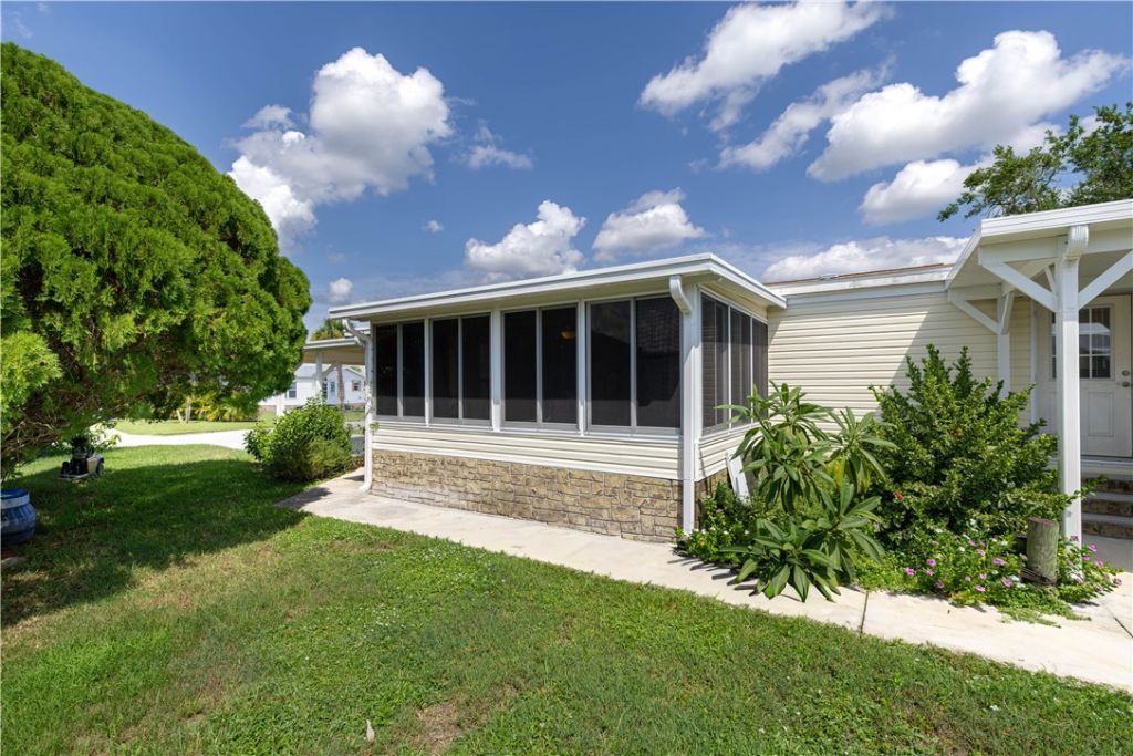 813 Thrush Circle, Barefoot Bay, FL 32976 Photo