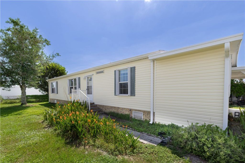 813 Thrush Circle, Barefoot Bay, FL 32976 Photo