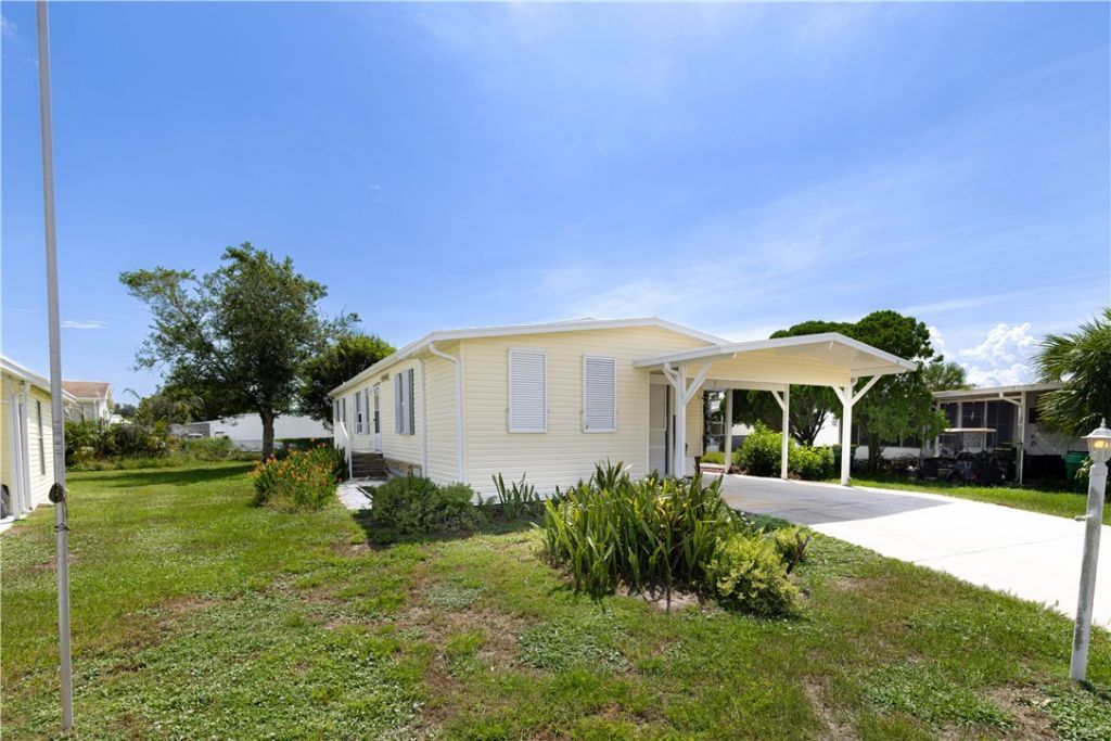 813 Thrush Circle, Barefoot Bay, FL 32976 Photo