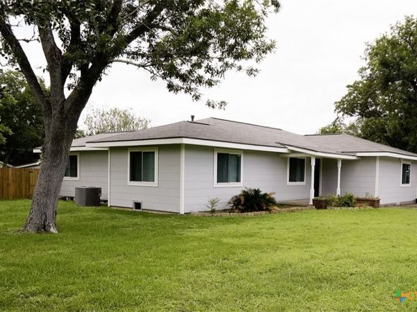 214 South Street , Schulenburg, TX 78956