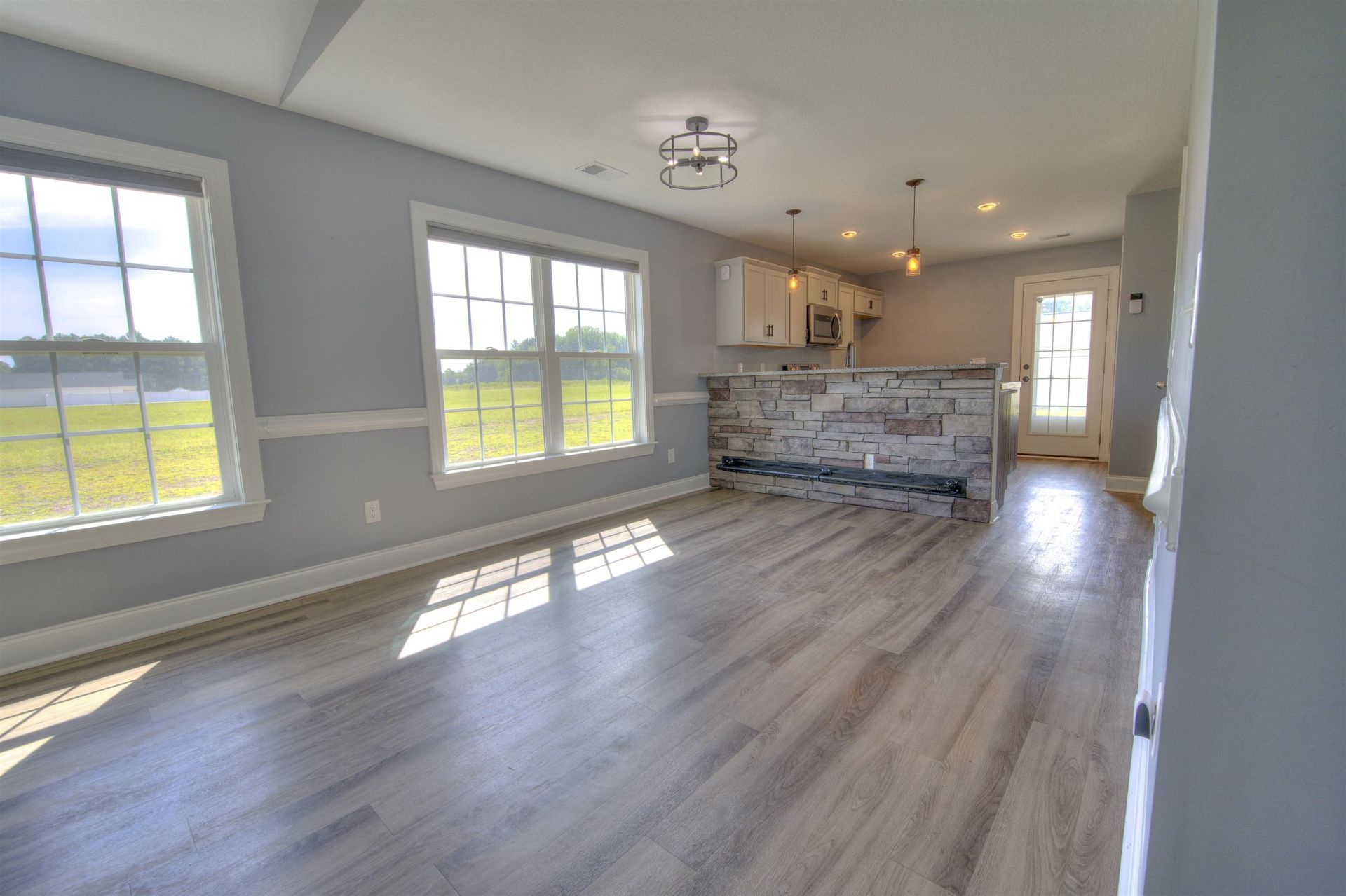2587 Southern Crest Dr. Photo 29
