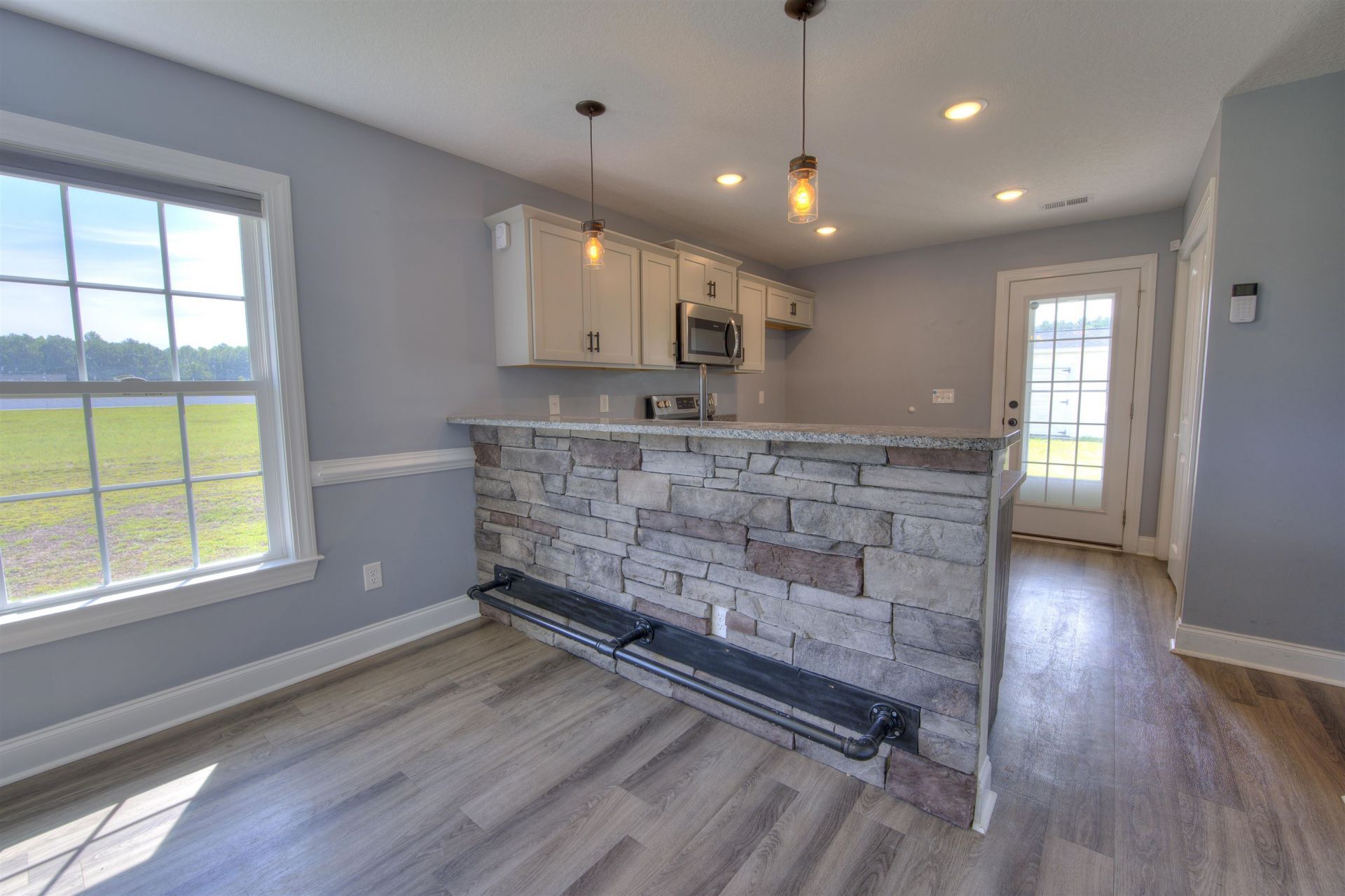 2587 Southern Crest Dr. Photo 6