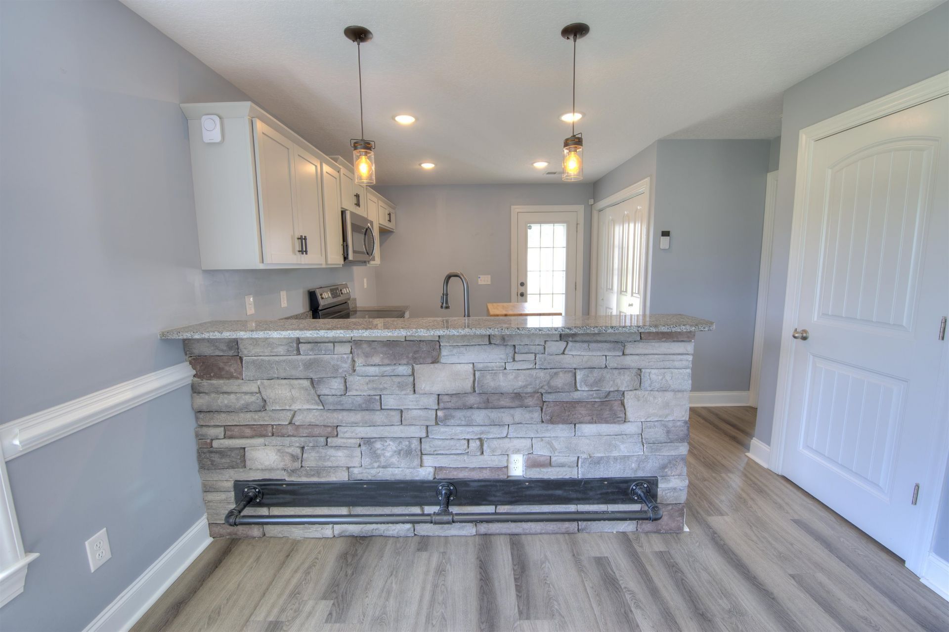 2587 Southern Crest Dr. Photo 7
