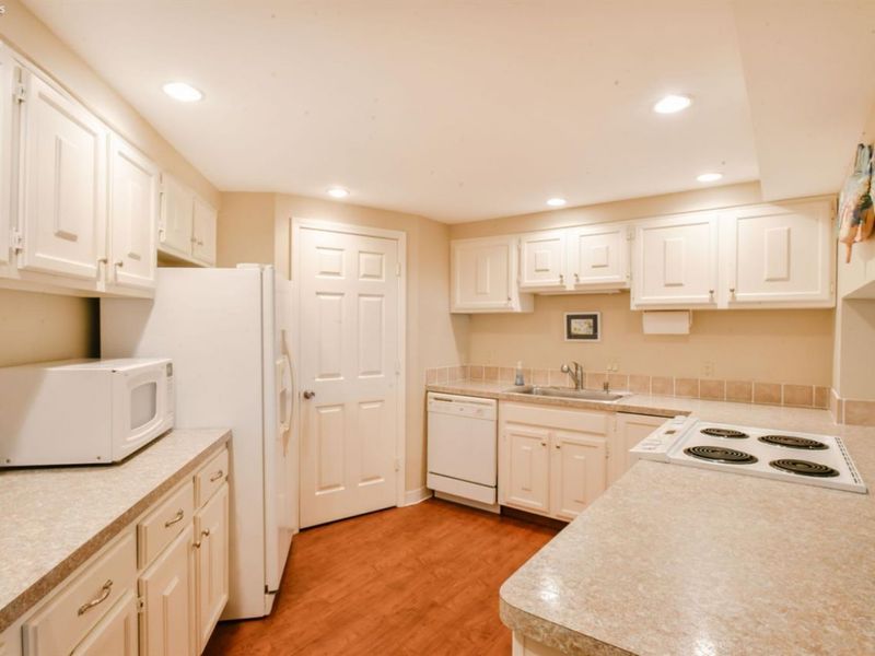 711 W Lakeshore Drive, Port Clinton, OH 43452 Photo 16