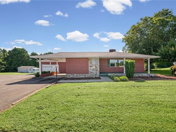 412 N Main Street, Dobson, NC 27017