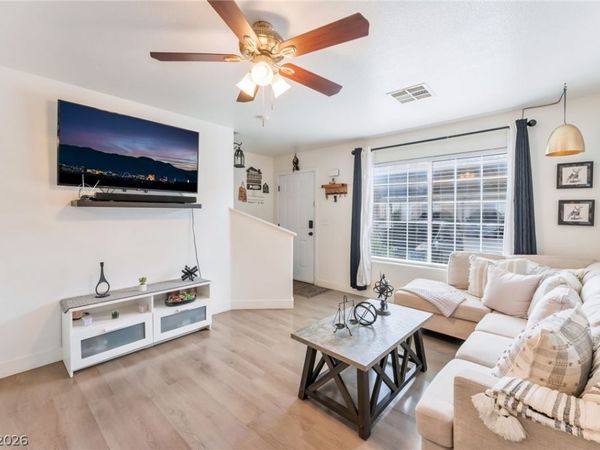 2207 Sleepy Court, Las Vegas, NV 89106