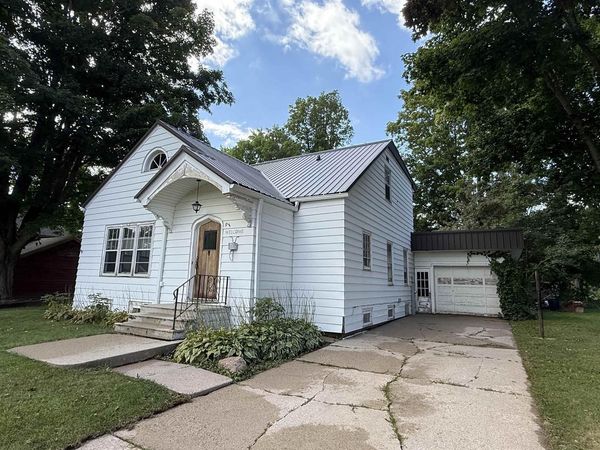 911 MAIN STREET, Gresham, WI 54128