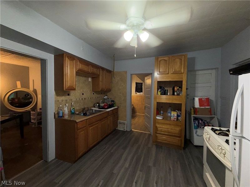 2153 W 96th Street, Cleveland, OH 44102 Photo 18