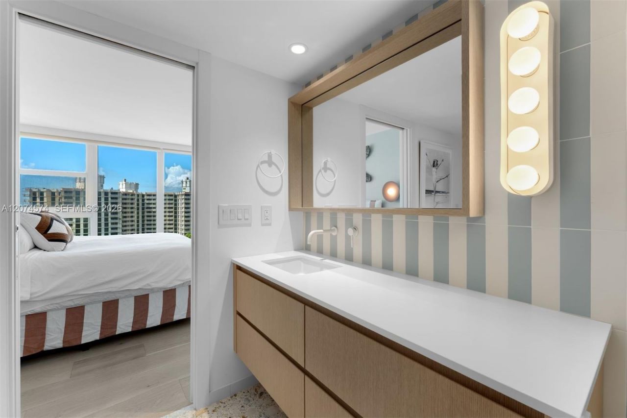 881 Ocean Dr , Unit 10A, Key Biscayne, FL 33149 Photo