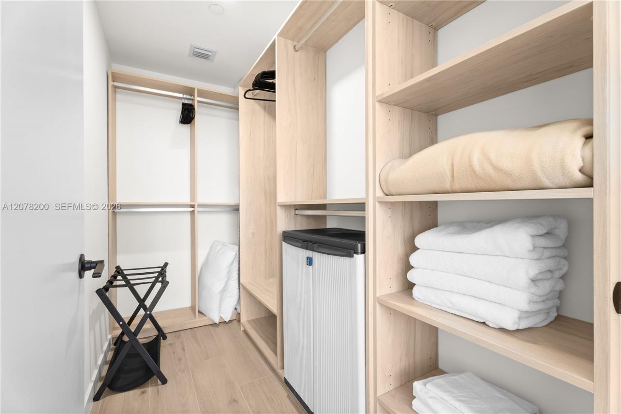 225 N Miami Ave , Unit 1003, Miami, FL 33128 Photo