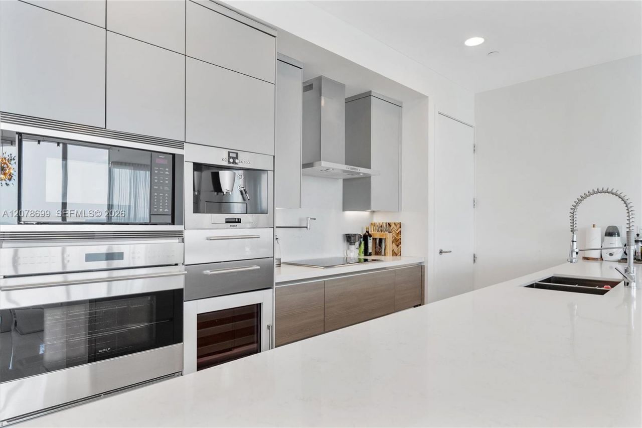 17475 Collins Ave , Unit 2203, Sunny Isles Beach, FL 33160 Photo