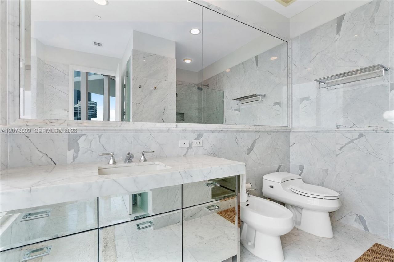 17475 Collins Ave , Unit 2203, Sunny Isles Beach, FL 33160 Photo