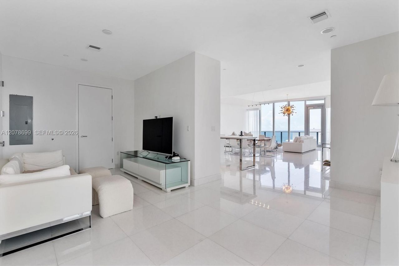 17475 Collins Ave , Unit 2203, Sunny Isles Beach, FL 33160 Photo